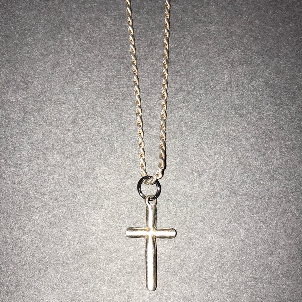 925 Sterling Silver Chain & Cross - 18 inch Silver Chain - Picture 2 of 7